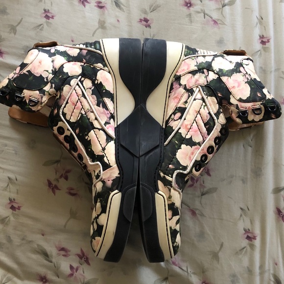 RARE Givenchy Tyson Floral Sneakers - Picture 4 of 8